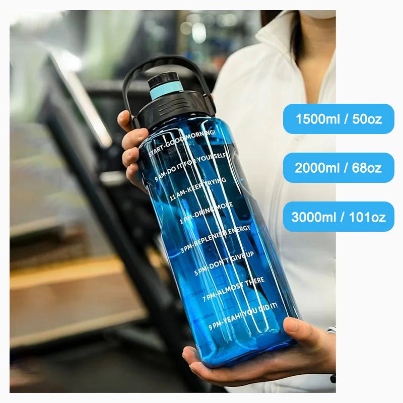 Gourde de sport en plastique sans BPA 1,5 L à 3 L à paille graduée
