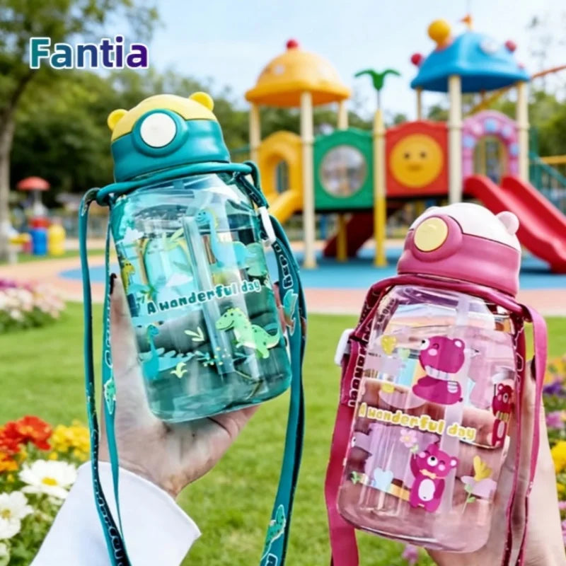 Gourde enfant en plastique sans BPA 650 ml à paille