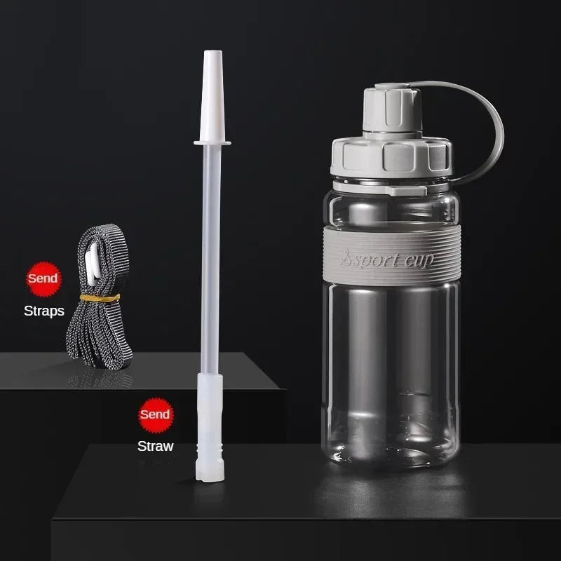 Gourde de sport en plastique sans BPA 600 ml à 2 L à paille