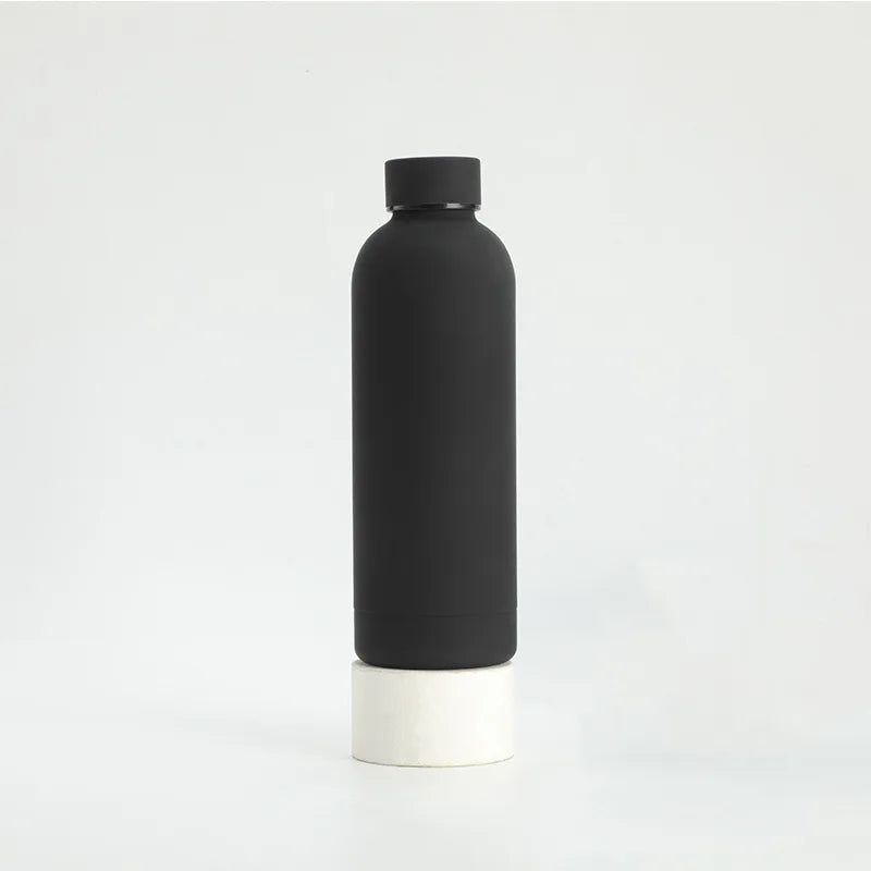 Gourde de sport en inox 500 ml à 750 ml isotherme — Noir