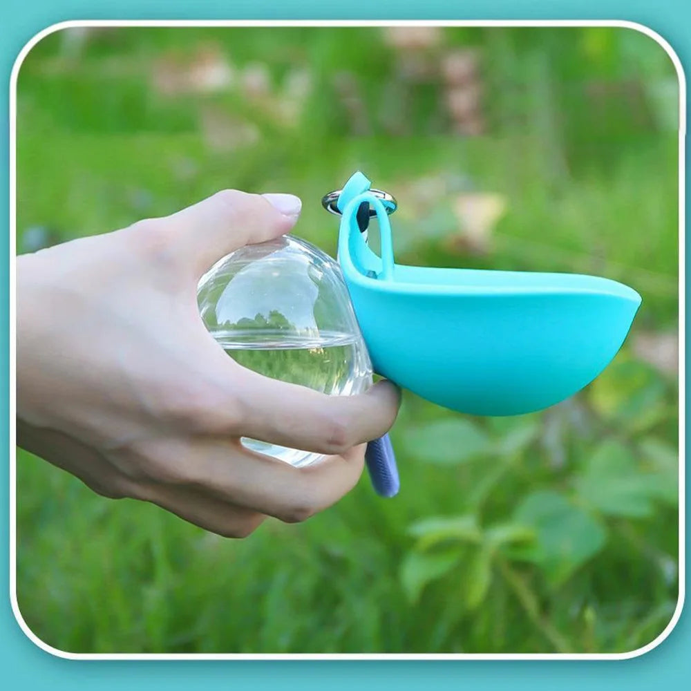Gourde pour chien en silicone à mousqueton