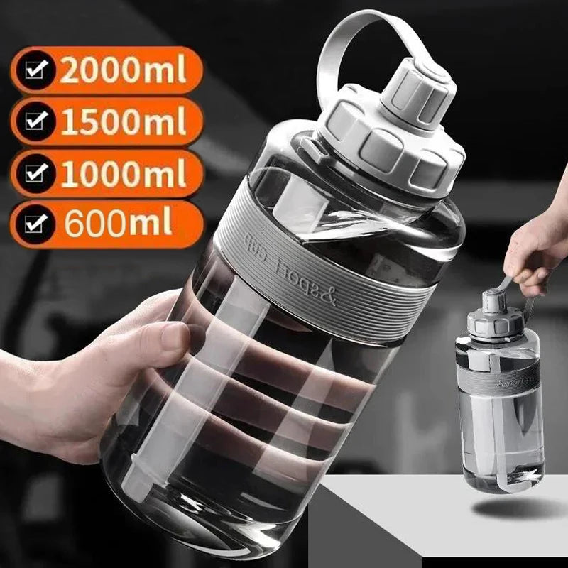Gourde de sport en plastique sans BPA 600 ml à 2 L à paille
