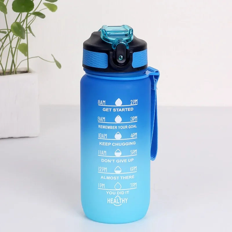 Gourde de sport 600 ml à 1 L graduée — Bleu