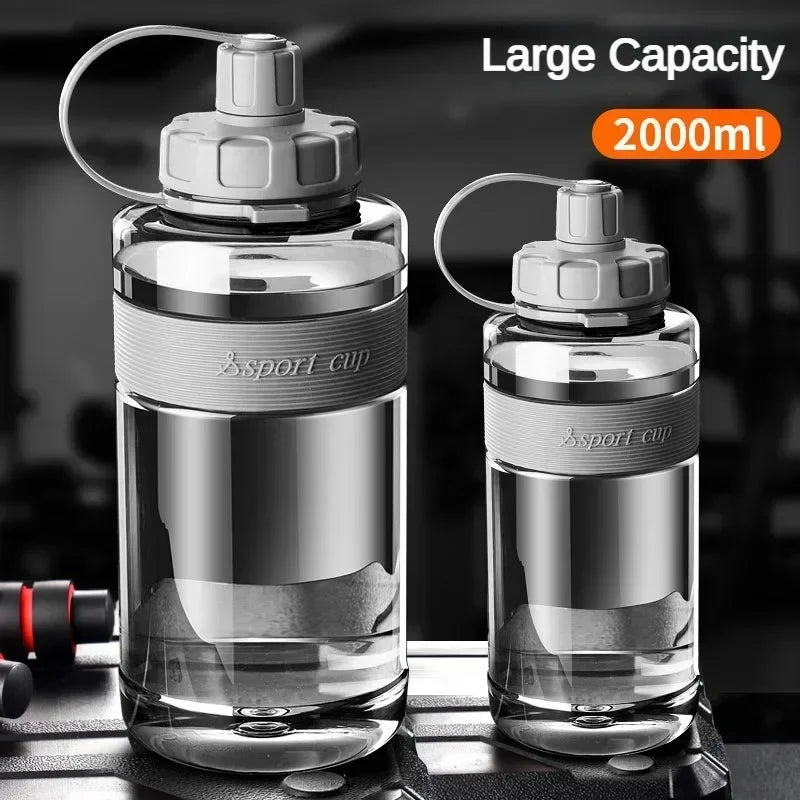 Gourde de sport en plastique sans BPA 600 ml à 2 L à paille
