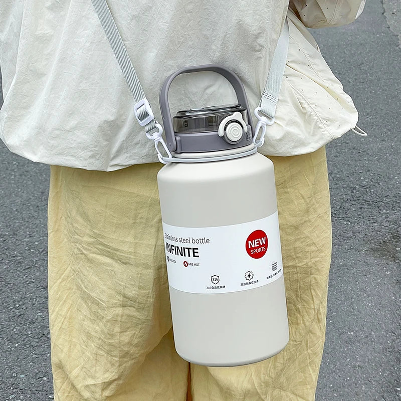 Gourde de sport en inox 800 ml à 2 L à paille