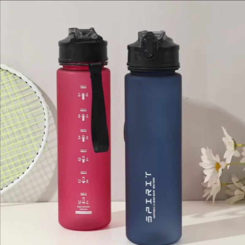 Gourde de sport en plastique sans BPA 750 ml à paille